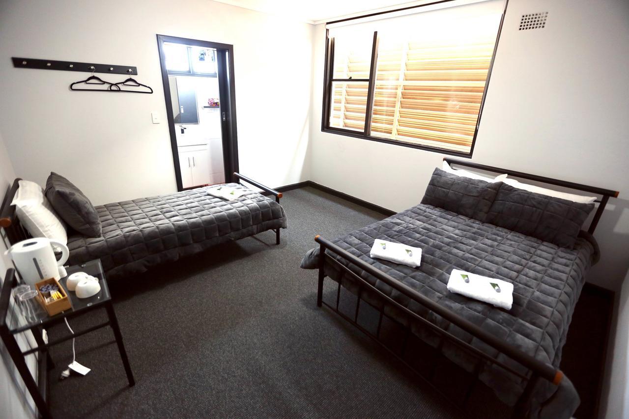 Panania Hotel Sydney Bagian luar foto