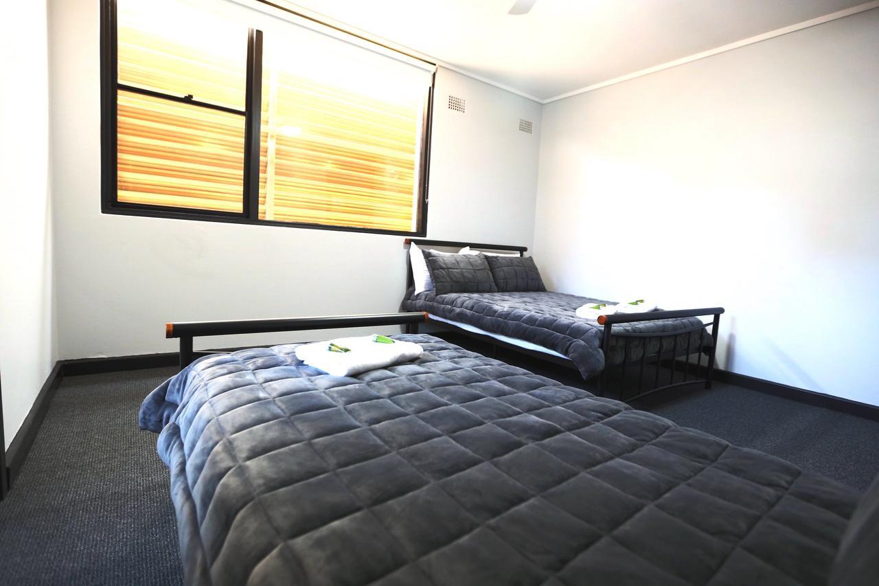 Panania Hotel Sydney Bagian luar foto