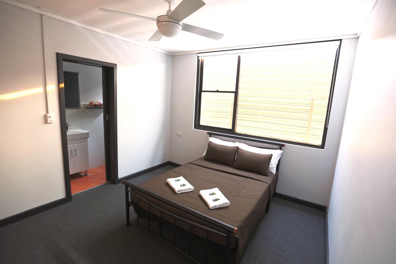 Panania Hotel Sydney Bagian luar foto